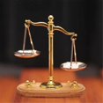 thumbnail image 3 of Balances Vintage Ornement Métal Antique Modèle d'Échelle Justice, 3 of 5