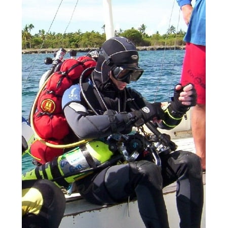 Decompression Dive Table - LAMINATED POSTER Modification showing only one diver -Technical diver preparing for a mixed-gas decompression dive in Poster Print 24 x 36