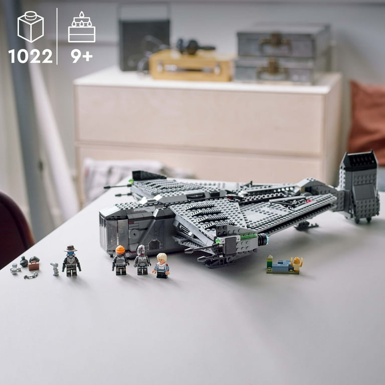 VIDEO: Fan Constructs Custom Star Wars: Galactic Starcruiser LEGO Set