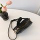 thumbnail image 2 of Bolso Hombro para Mujer Cuero PU Con Forma Conejo Compras (), 2 of 8