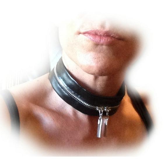 It’s Ridic! Women’s Black Leather Zipper Choker / Collar Costume Necklace