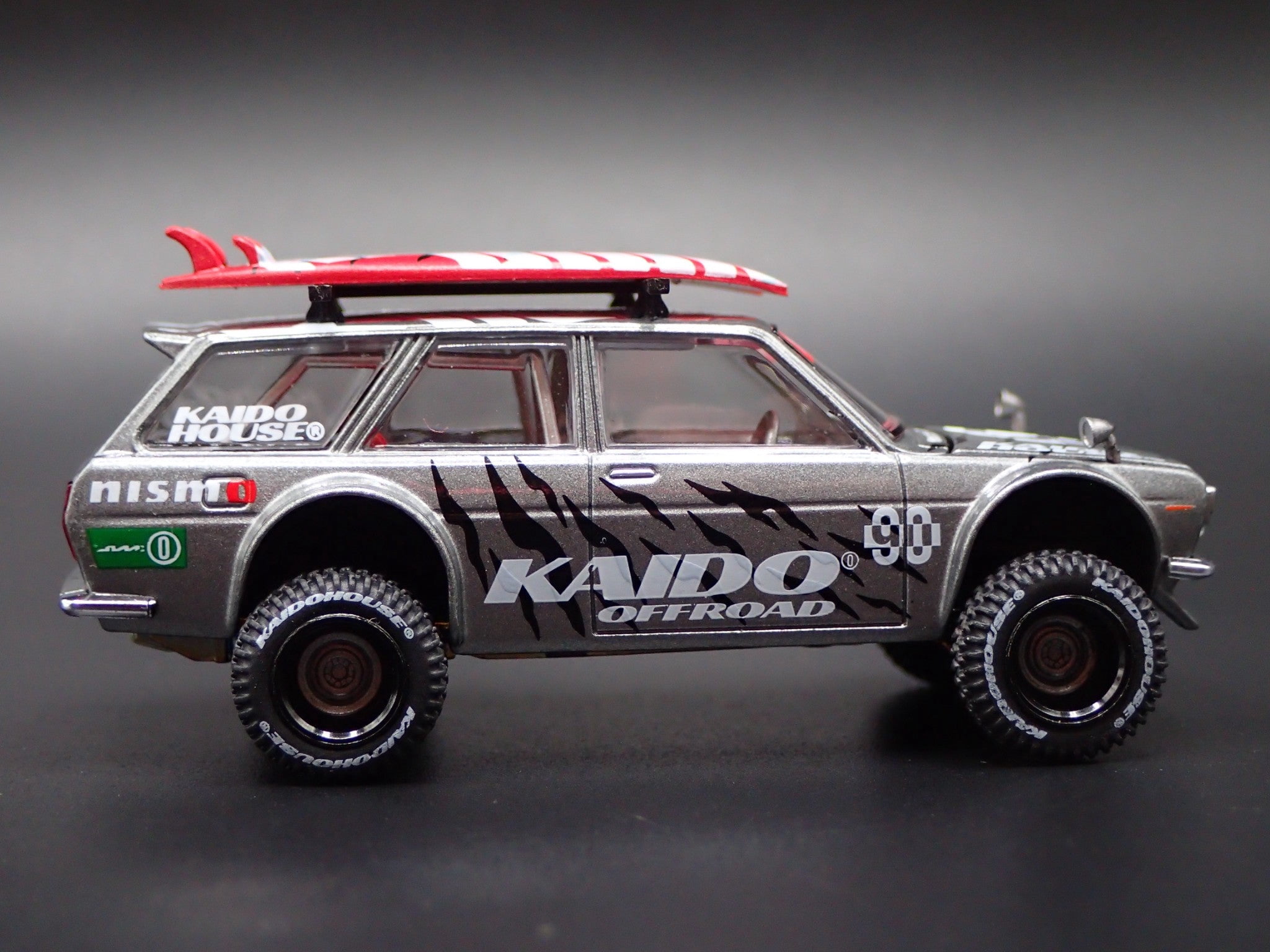 Open Box 1967-1972 DATSUN 510 WAGON 4X4 KAIDO HOUSE 1:64 SCALE DIORAMA DIECAST MODEL CAR