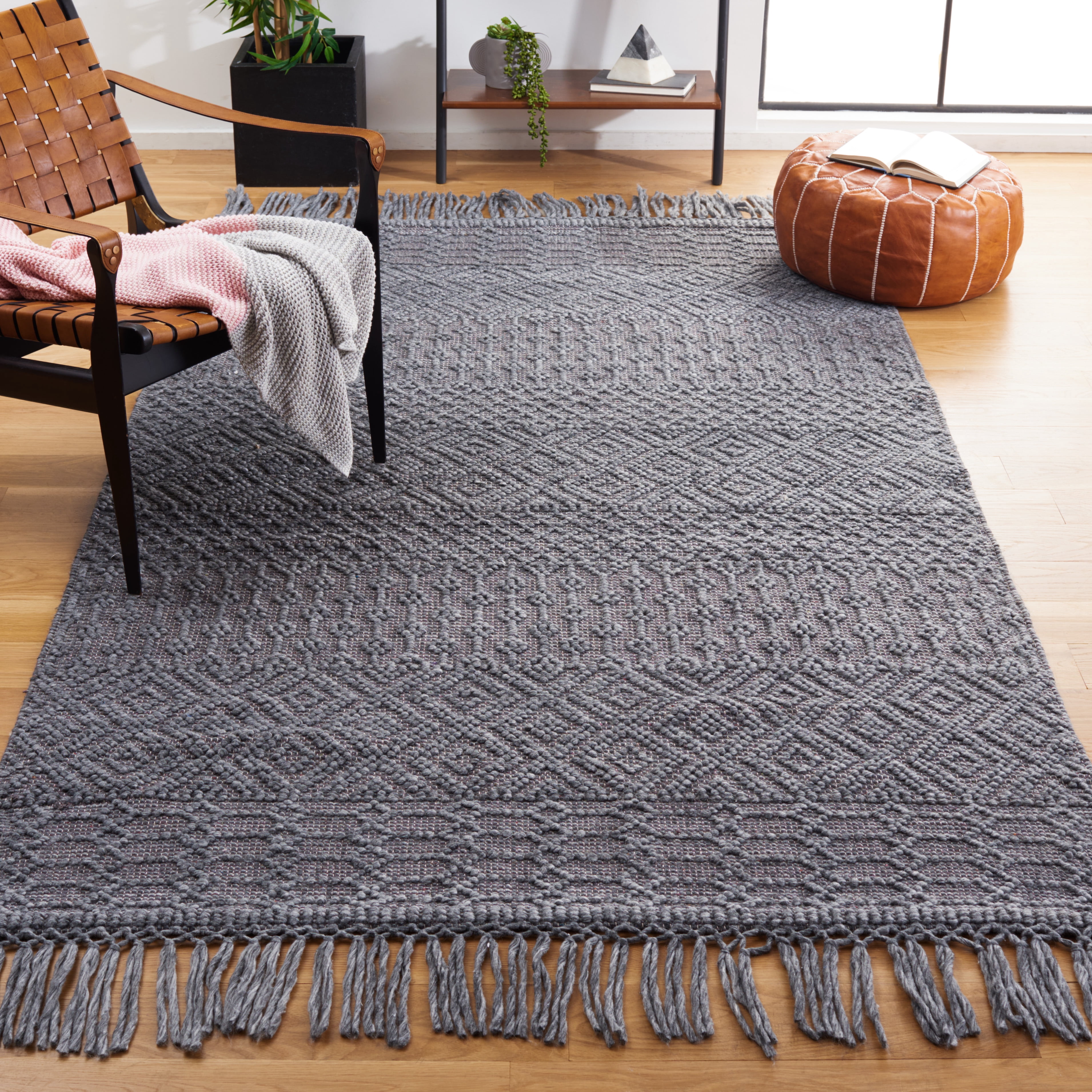 SAFAVIEH Casablanca Braelyn Diamond Area Rug, Dark Grey, 6' x 9'