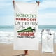 thumbnail image 1 of Nadie se va de esta divertida y antigua toalla de playa familiar navideña, toallas de baño de microfibra, manta de playa suave para desfiles, natación, yoga, mujeres y hombres, 1 of 4