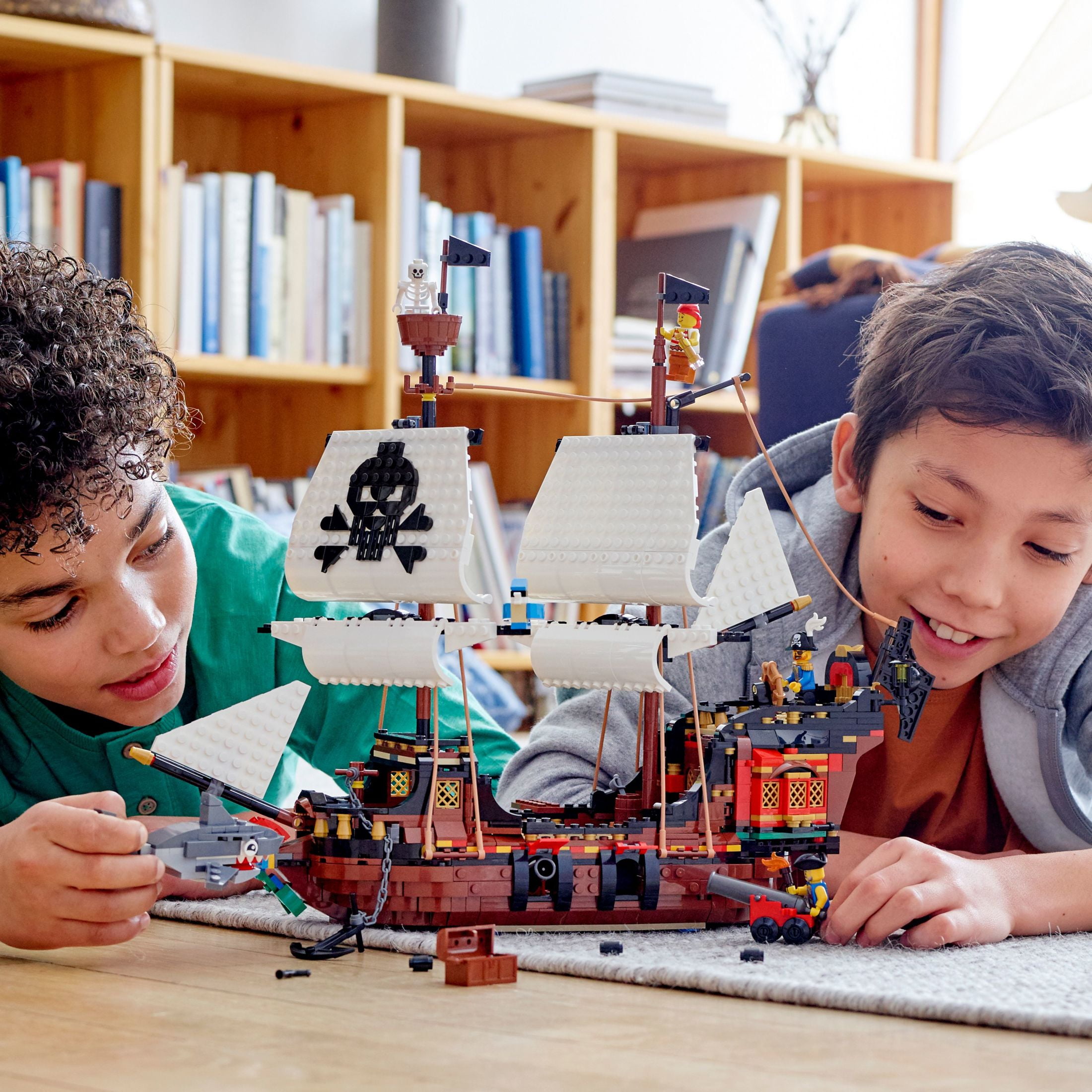 LEGO &nbsp;Creator 3 in 1 Pirate Ship 9+ years, 1260 pieces