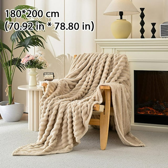 Faux Fur Throw Blanket For Couch, Soft Cozy Luxurious 3D Fluffy Blanket