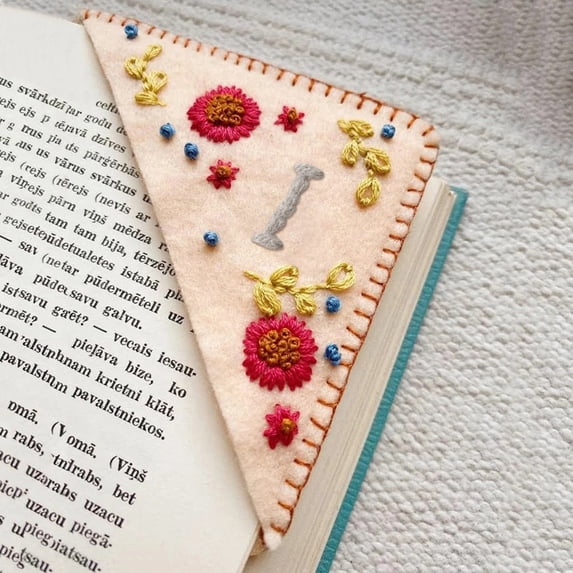 Personalized Hand Embroidered Corner Bookmark - Shipping from USA - 26 Letters and 4 Seasons - Felt Page Stitched Corner Handmade Bookmark