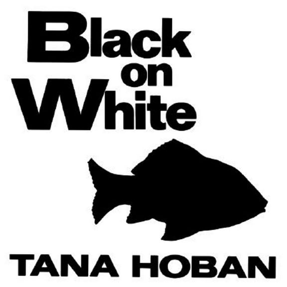 Pre-Owned Black on White: A High Contrast Book for Newborns (Hardcover) by Tana Hoban