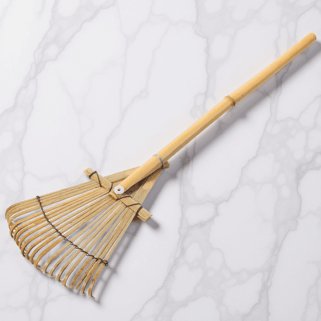 unbranded Manche en Bois Râteau à Main pour Feuilles Outil de Jardinage Beige 1Pcs