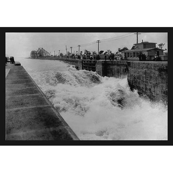 Canadian Lock Accident Fine art canvas print (20" x 30")