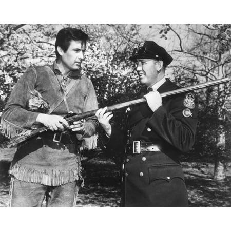 Actor Fess Parker In The Frontier Costume Of Davy Crocket With A White House Policeman Parker Starred In The Disney Film And Tv Series History