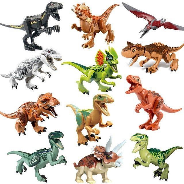 bloques de construcción de dinosaurios jurásicos, figuras de juguete compatibles con Lego — conjunto multicolor de varias piezas mostrando T-Rex, Indoraptor, velociraptor, triceratop y otros dinosaurios en vistas frontal y lateral; figuras articuladas con mandíbula móvil y estampado detallado, sobre fondo blanco, adecuado para juego imaginativo o exhibición.