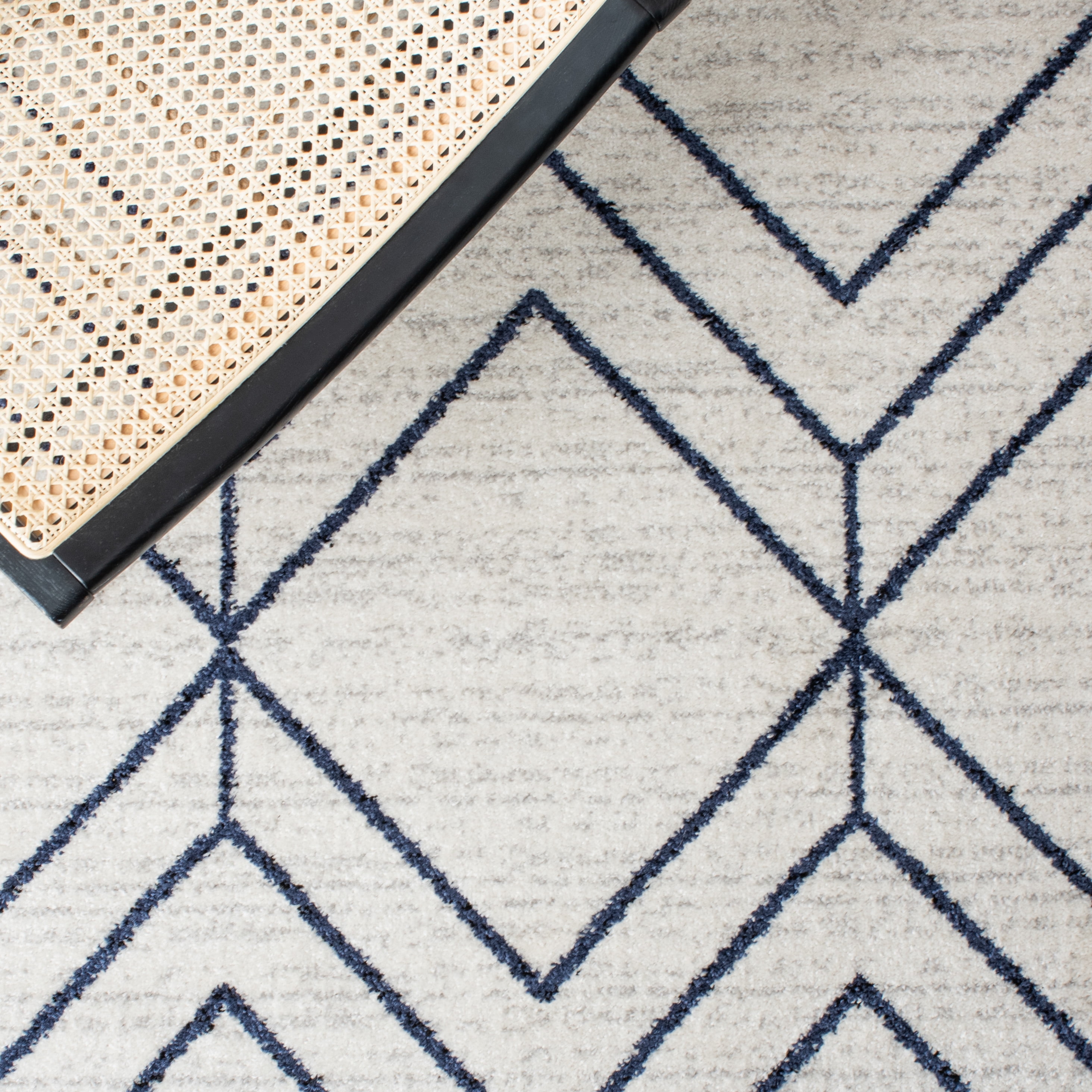 SAFAVIEH Adirondack Caitriona Geometric Squares Area Rug, Light Grey/Navy, 4' x 4' Square