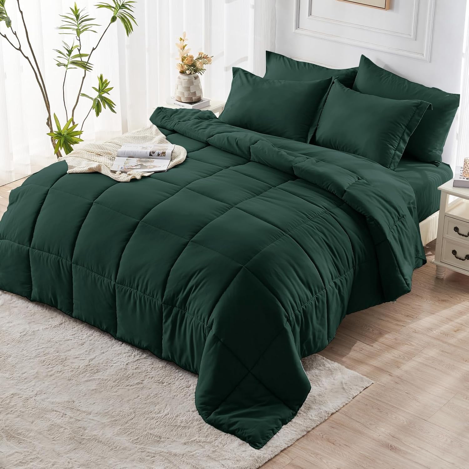 Cooling Comforter Twin Size, Down Alternative Duvet Insert with Corner Tabs, All Season Soft Quilted Bed Comforter, Lightweight Bedding for Women & Men, Dark Green