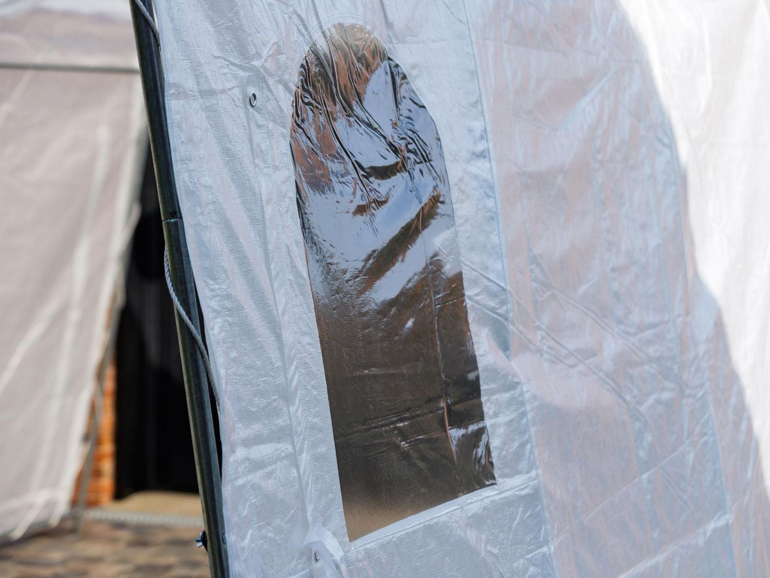 Abri simple 11 pi. x 16 pi. en clair