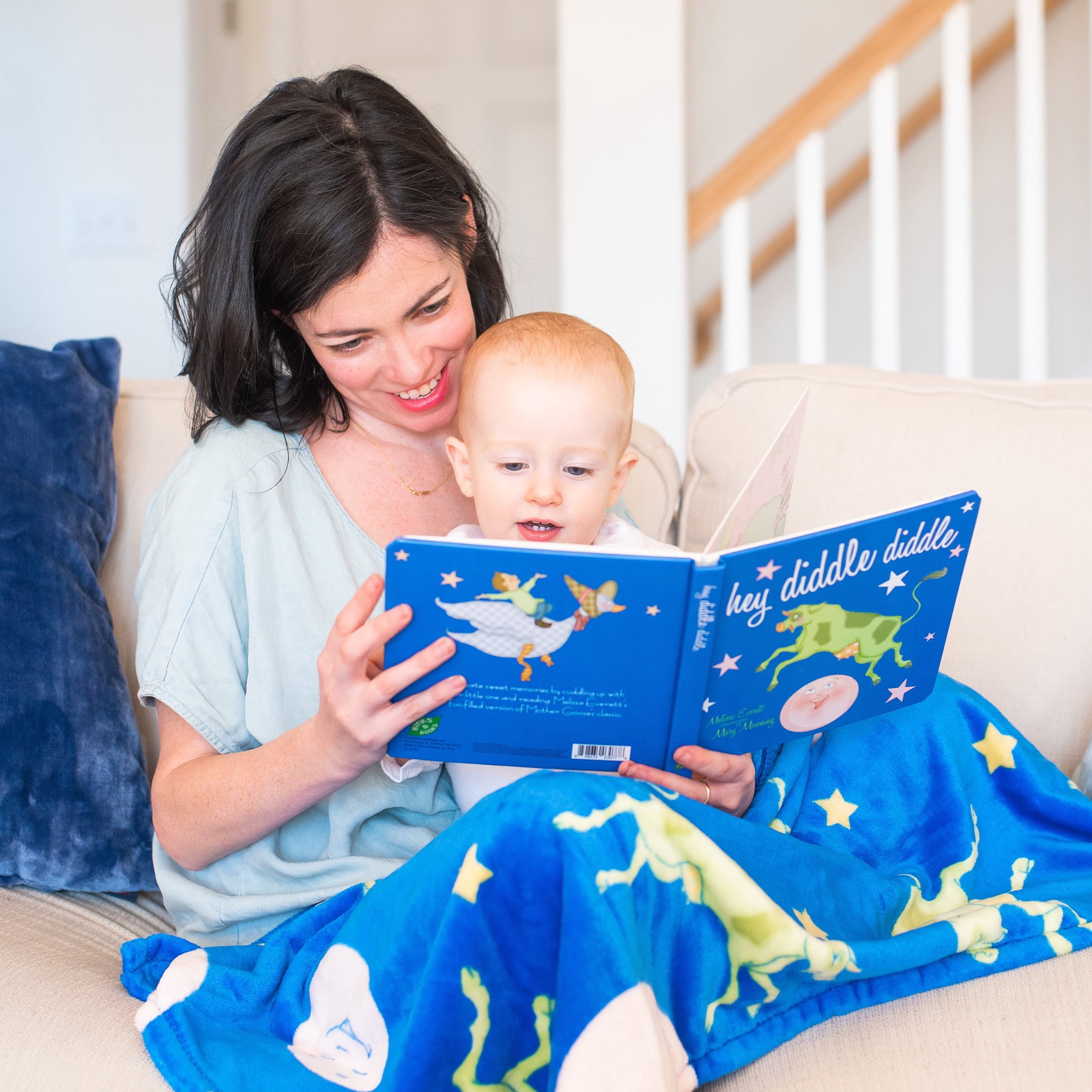 Binks & Books Hey Diddle Diddle Infant Story Book and Baby Blanket, Blue Unisex