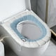 thumbnail image 5 of Funda de asiento de inodoro engrosada con asa - Anillo de punto lavable 4 Seasons, diseño de contorno completo para inodoros redondos y alargados, 5 of 5