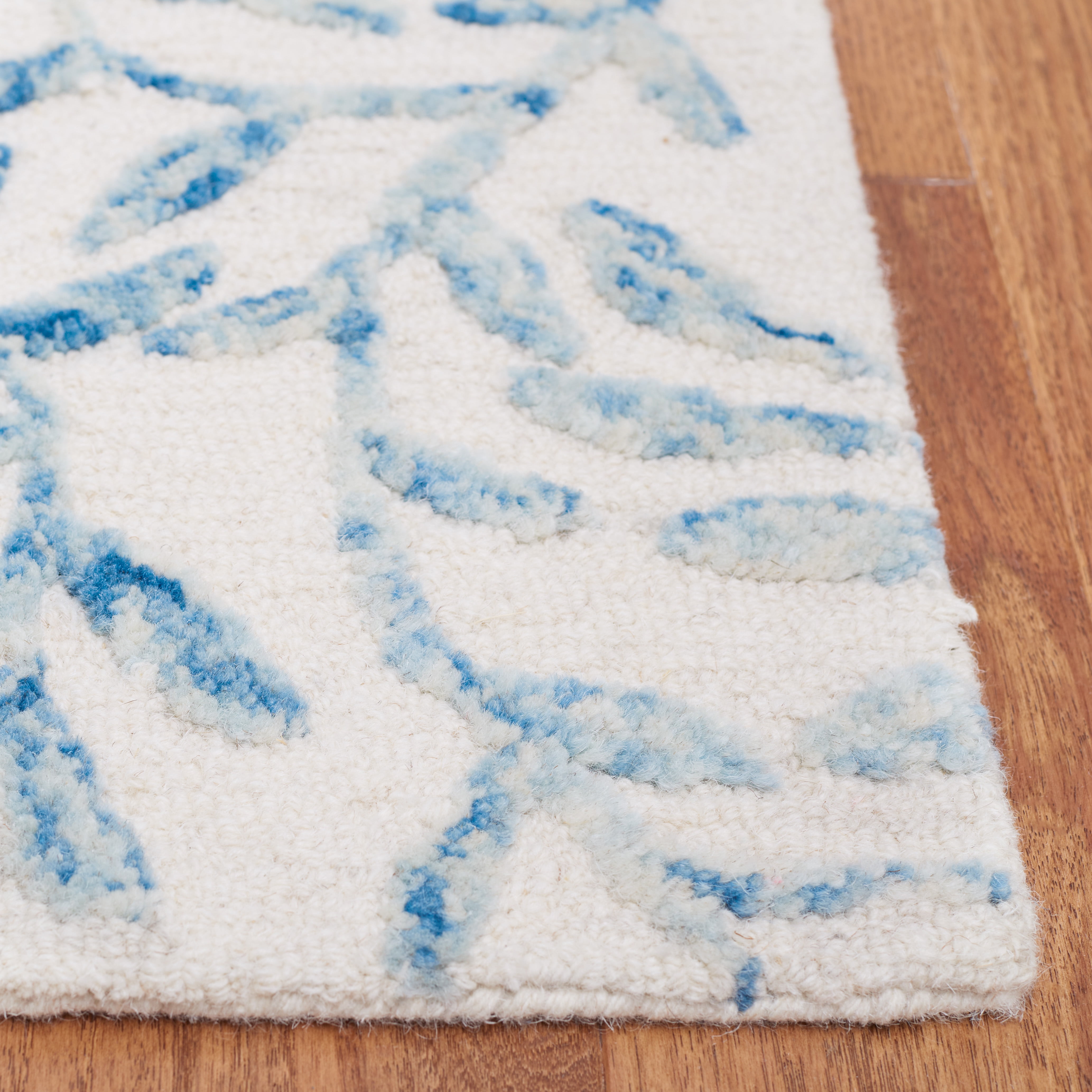 Safavieh Jardin Lailee Leaves Runner Rug, Ivory/Blue, 2'3" x 8'