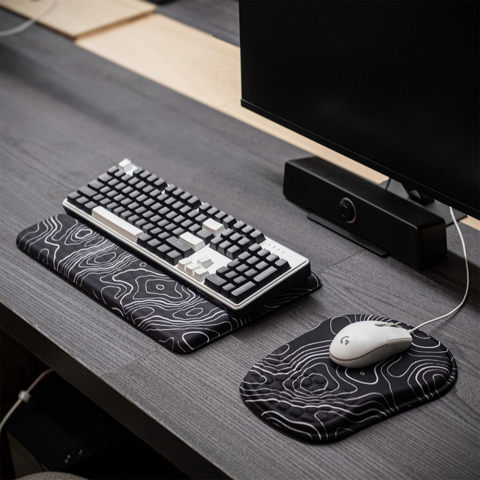 Wrist Rest -ergonomic Mouse Pad- With Carpal Tunnel Massage Bumps And Full Memory Gel Design - Ideal Frequent Computer (line)