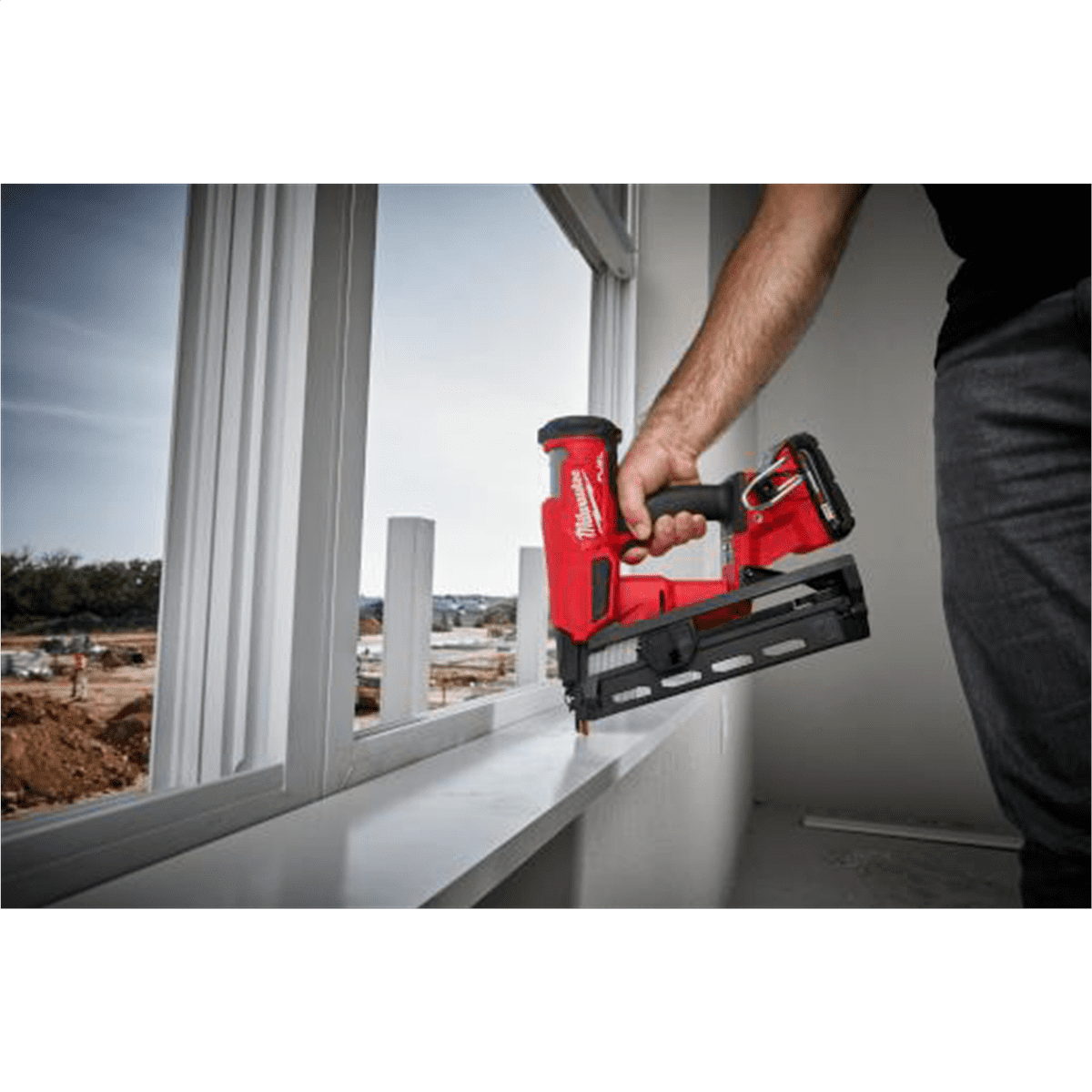 Milwaukee Tool M18 FUEL 16 Gauge Angled Finish Nailer