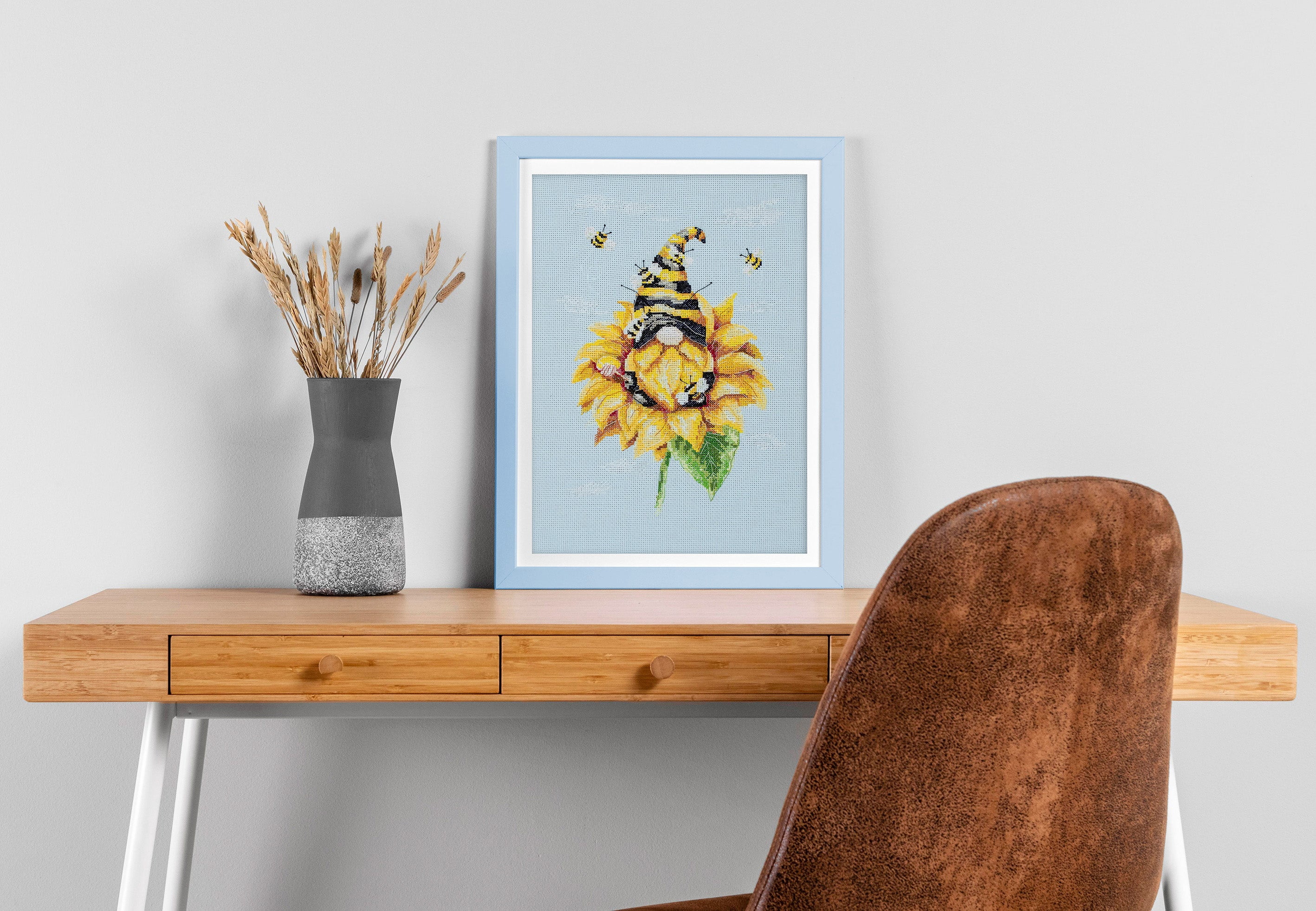 Counted Cross-stitch kit - Beekeeper AH-184