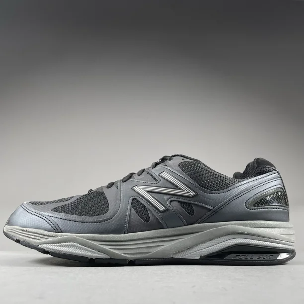 New Balance 1540 V2 Men’s Size 13 2E Gray Black Running Shoes Casual Sneaker GUC