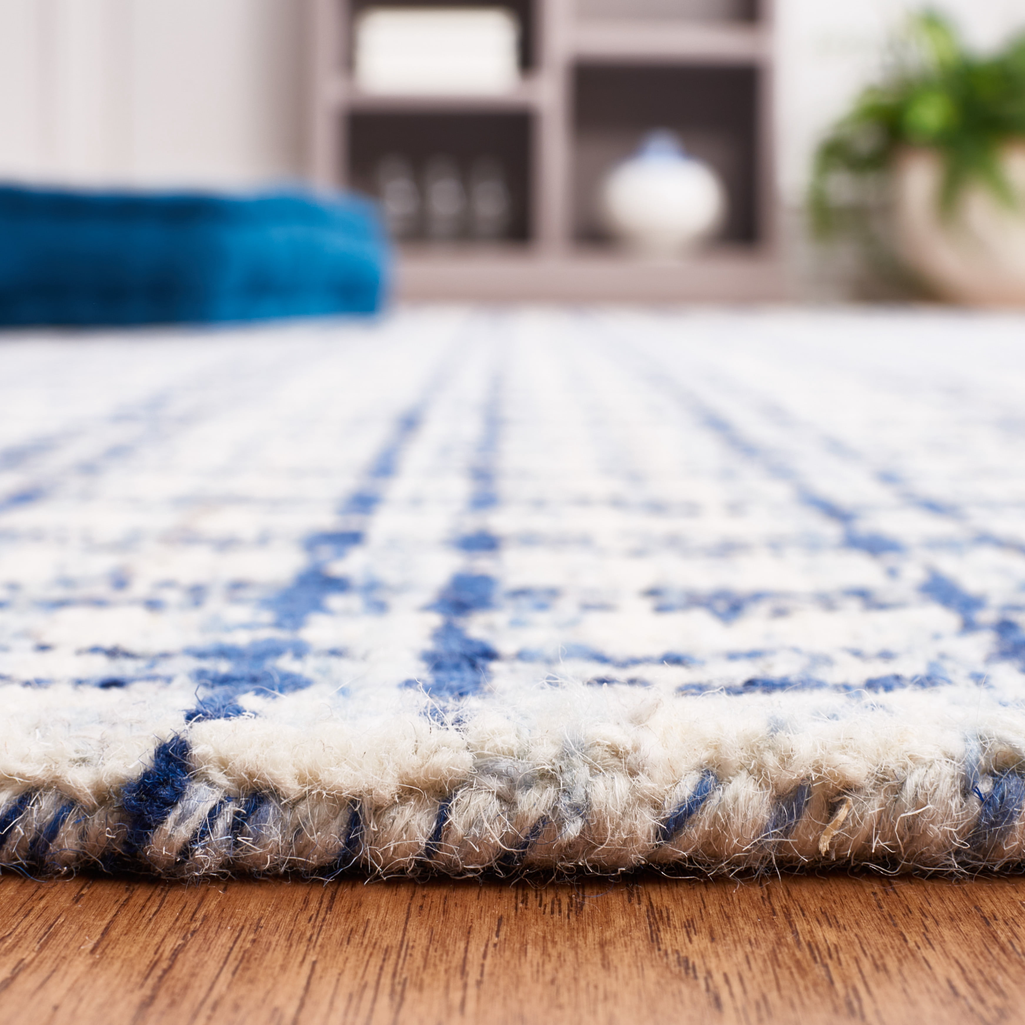SAFAVIEH Abstract Kent Trellis Area Rug, Blue/Ivory, 5' x 8'