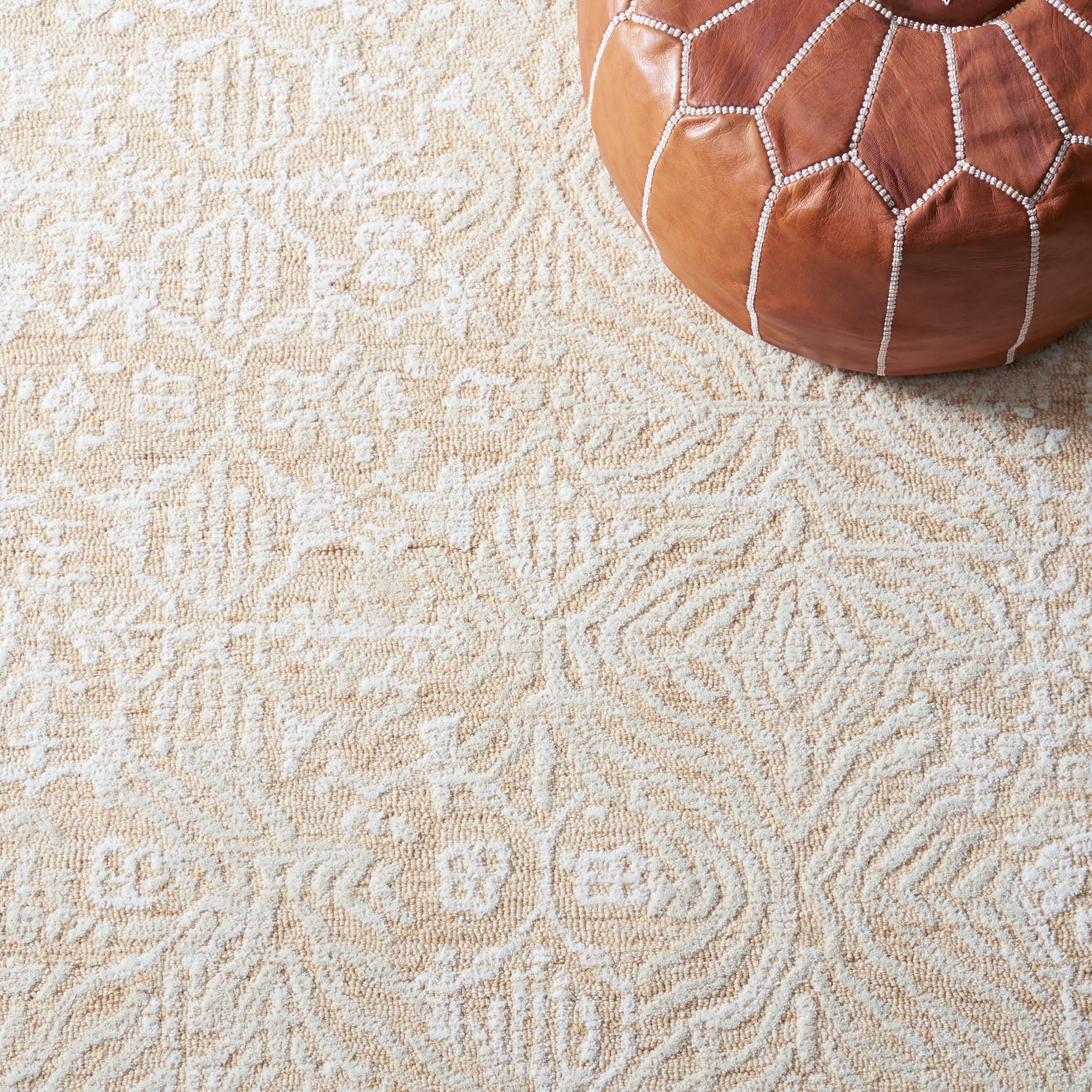 SAFAVIEH Metro Saranna Medallion Runner Rug, Gold/Ivory, 2'3" x 8'