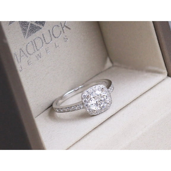 0.80 Cts Cubic Zirconia / Sterling Silver 925 Ring / Rhodium plated Nickel-Free / MadDuckJewels RG1714 / Thailand Jewelry