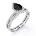 thumbnail image 4 of JeenMata Anillo de Bodas con Halo Pavé Diamante Negro y Moissanita de 1,5 ct en Forma de Lágrima; Conjunto de Anillo con Cuerpo Retorcido Infinito; Baño de Oro Blanco de 18 K sobre Plata, 4 of 6