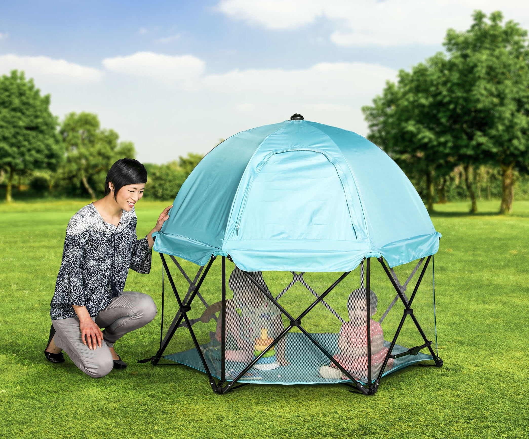 8 panel play yard with canopy
