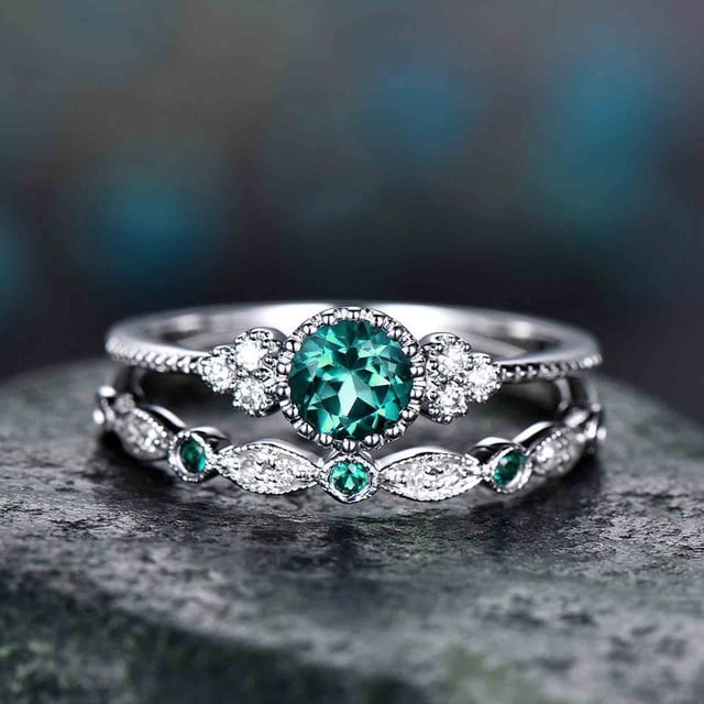 Fiudx Anillo de Diamantes, Elegante Diseño de Acero Inoxidable, Brillantes Incrustaciones de Diamantes, Accesorio Elegante y Multifuncional, Regalo de Cumpleaños, Boda, Graduación, Perfecto para Cual