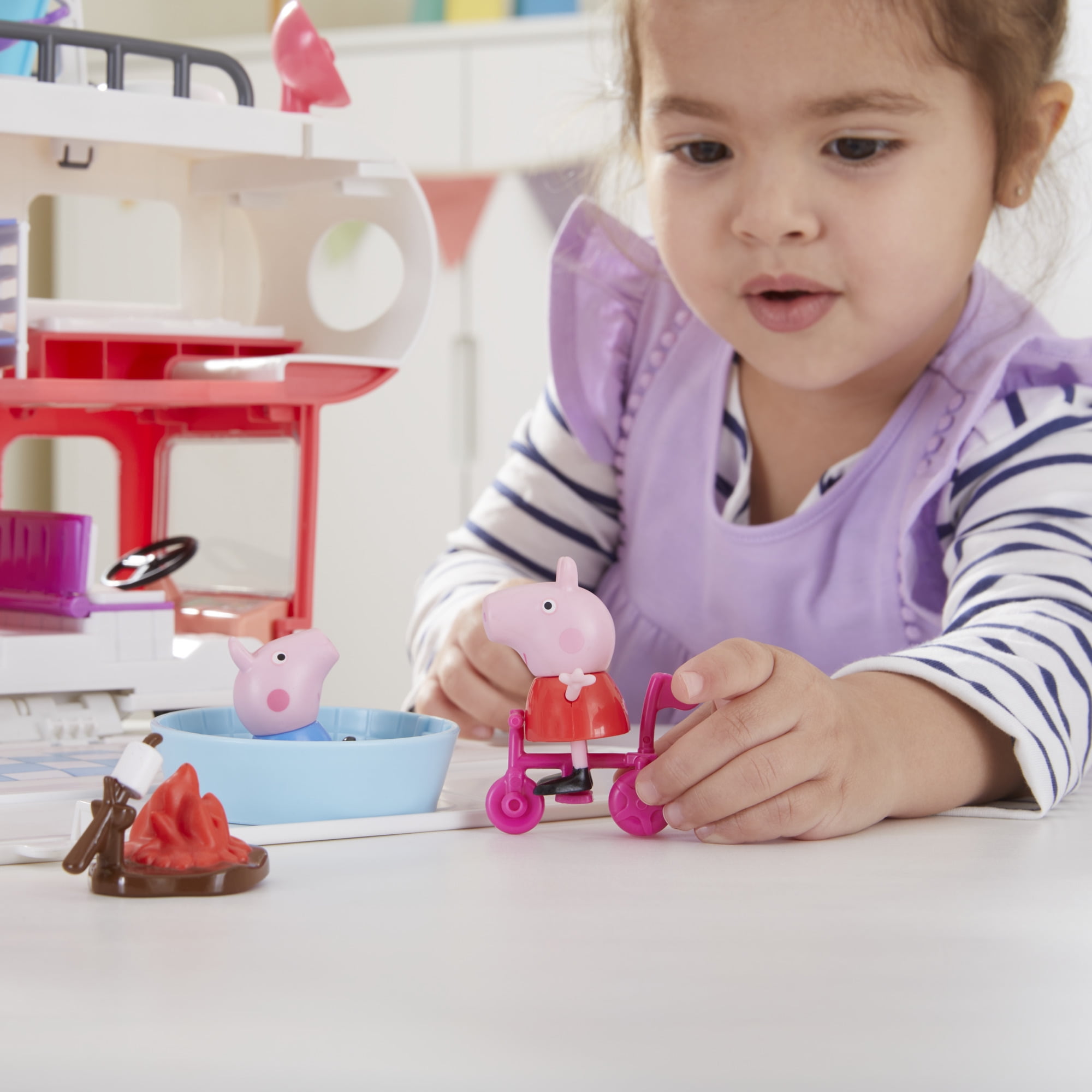 Mini Figuras e Veículo - Peppa Pig - Motorhome da Família - Hasbro