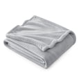 thumbnail image 1 of Manta de forro polar Blanket Bedsure, color gris claro, 130 x 150 cm, 1 of 8