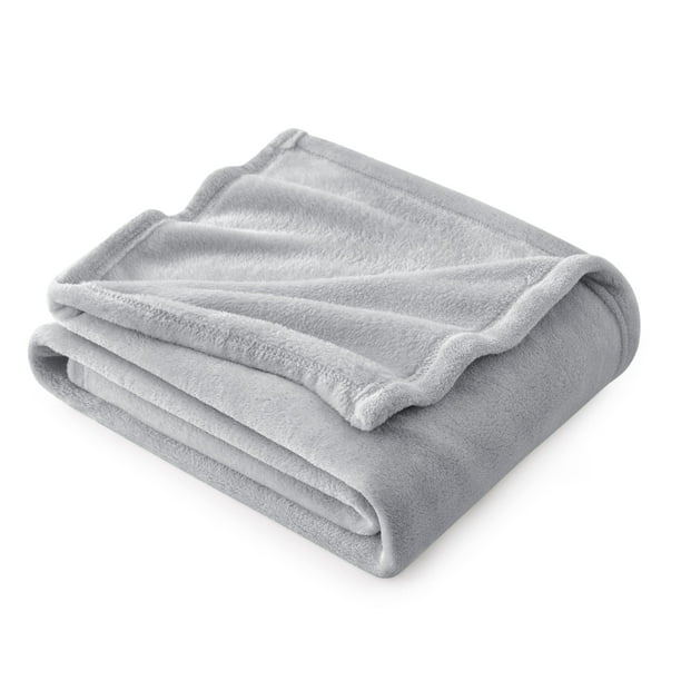 Manta de forro polar Blanket Bedsure, color gris claro, 130 x 150 cm