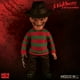 thumbnail image 3 of Mezco Toyz Mezco Designer Series MDS Pesadilla en Elm Street Figura parlante de Freddy Krueger a escala mega, 3 of 5