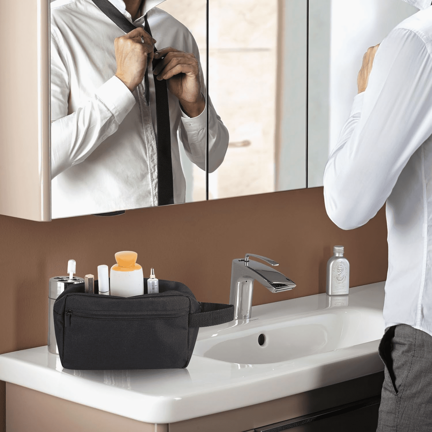 Men's Black Toiletry Bag, Portable Travel Toiletry Storage Bag With Handle, Waterproof Shaving And Makeup Storage Bag, Travel Essentials