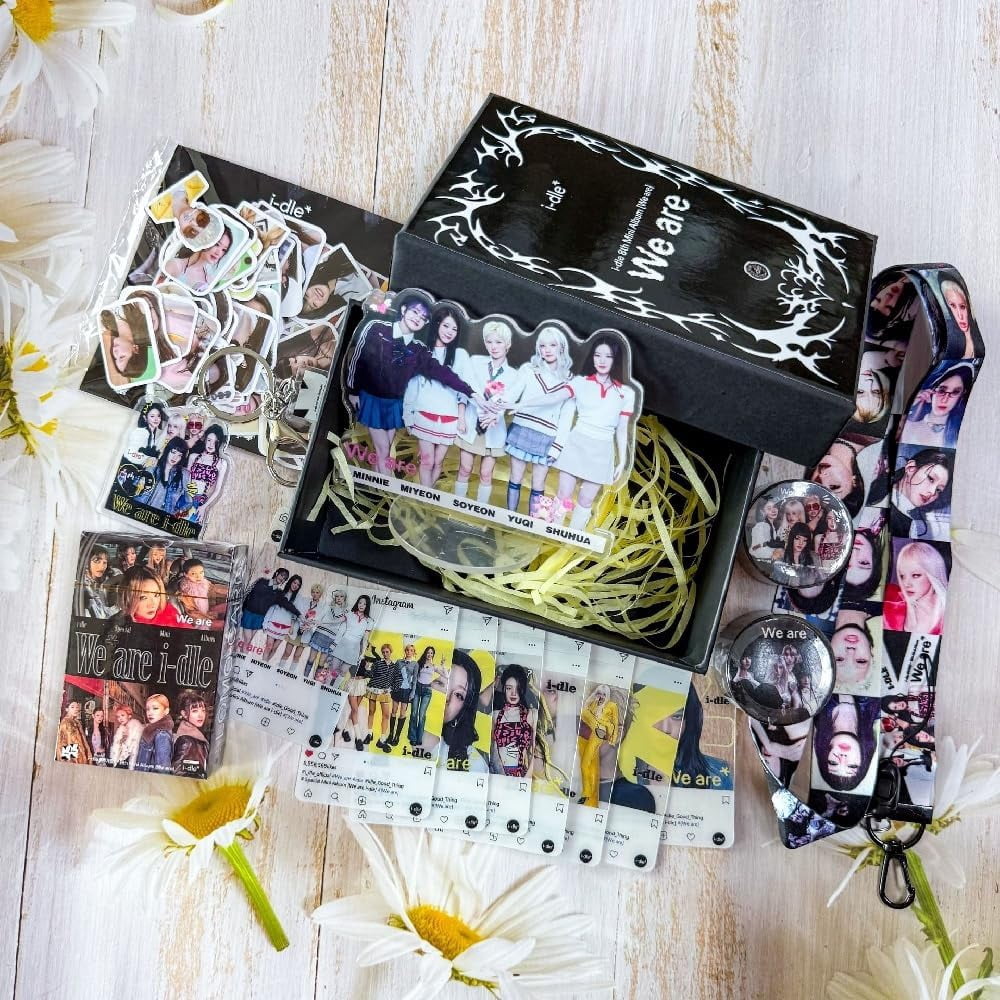 G)I-DLE Gift Box (G)I-DLE 8th Mini Album WE ARE Gift Box – 8