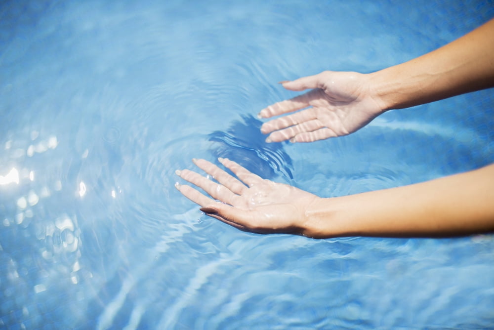 Hands In A Pool Isl