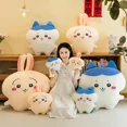 thumbnail image 2 of Muñeca de peluche de la serie Chiikawa de 25 a 60 cm, de gran tamaño, con dibujos animados de Hachiware, almohada suave, adorno para niña, juguete para regalo de cumpleaños, 2 of 5