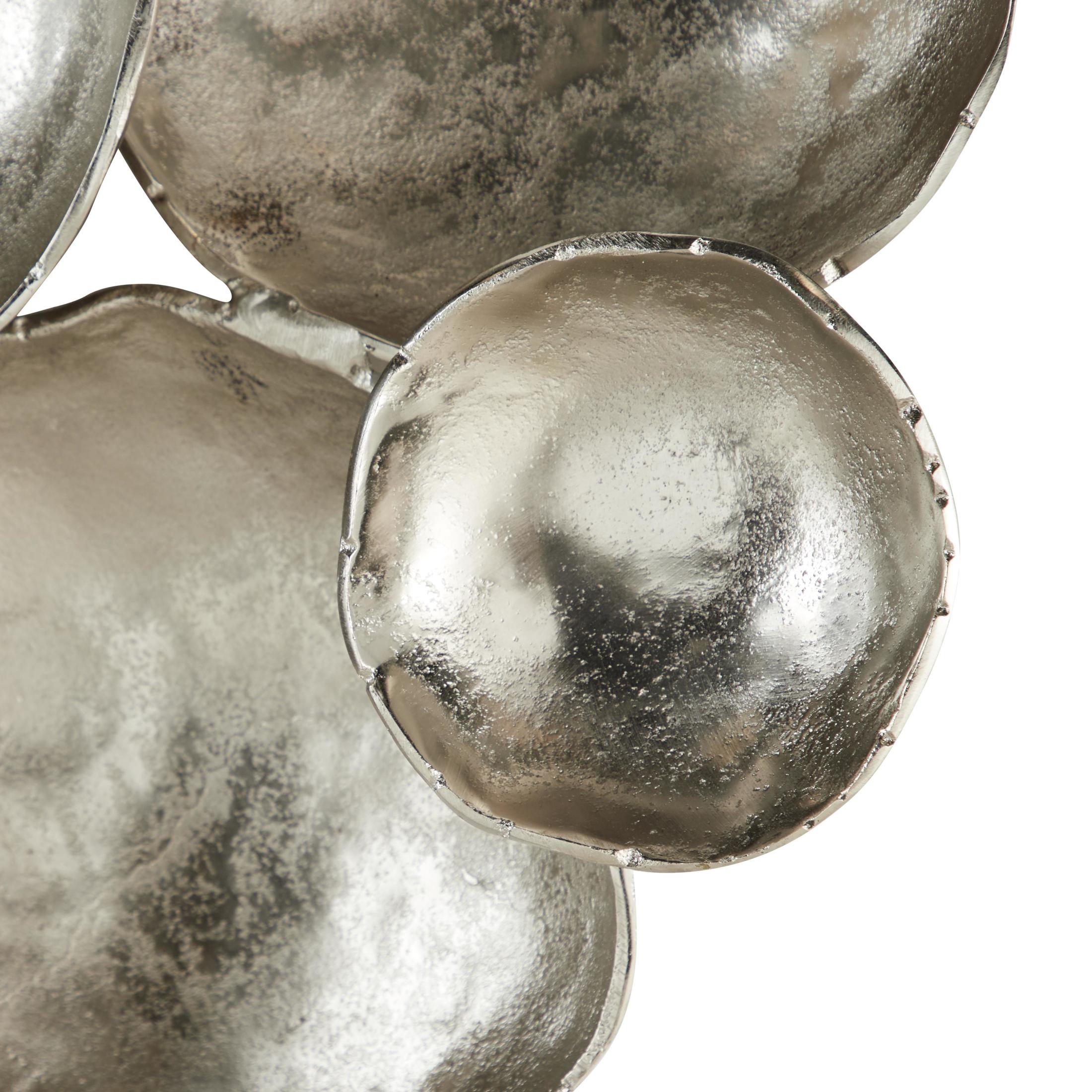 DecMode Silver Aluminum Metal Plate Wall Decor with Uneven Edges