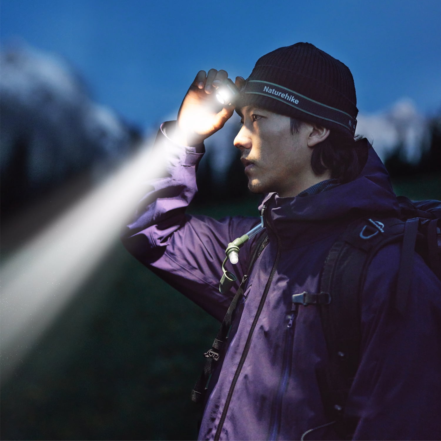 Naturehike, Portable headlamp, Rechargeable headlamp, Motion Sensor Switch，CREE lamp beads, 500lm lumens, 80°adjustable angle,  waterproof IP 66.