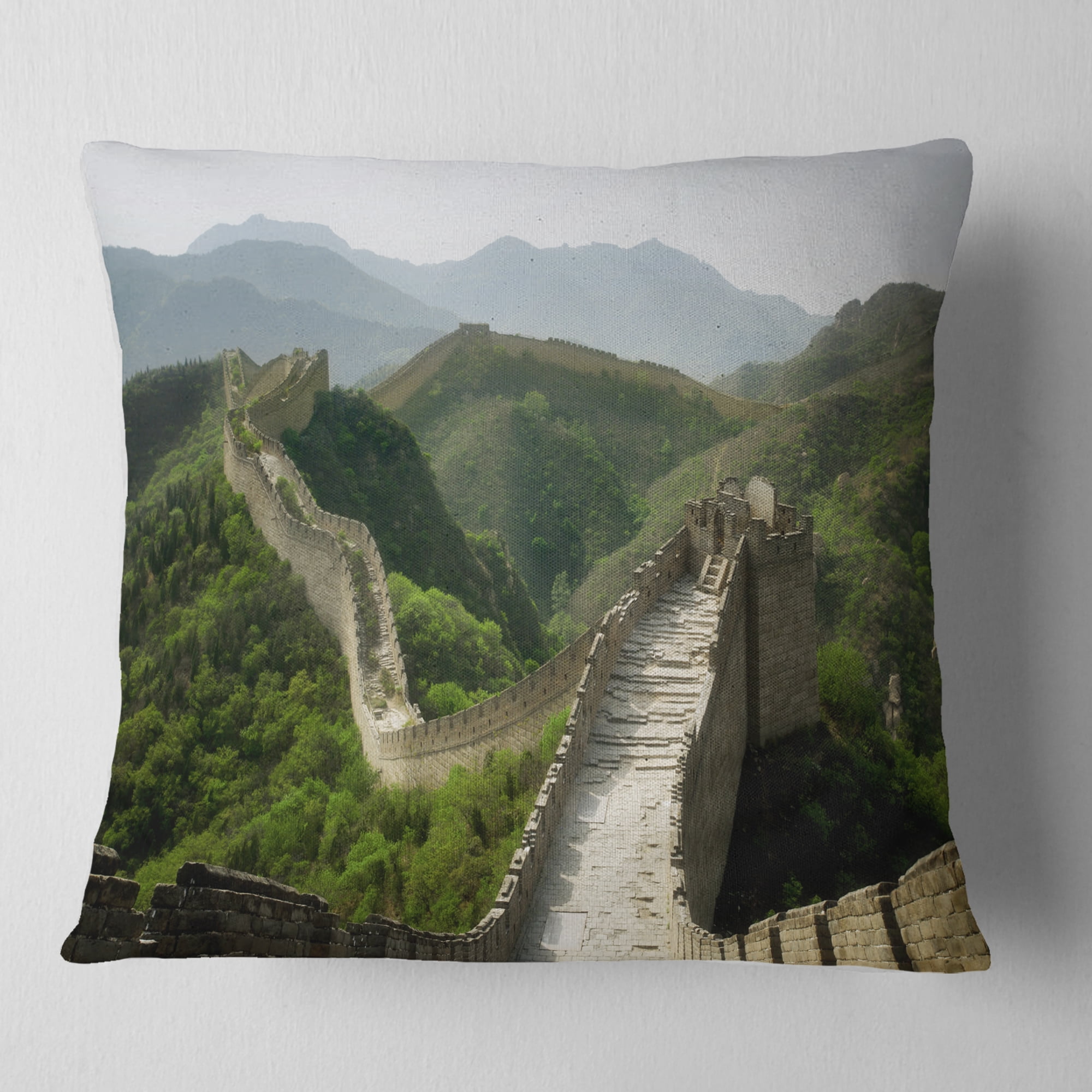 Designart Great Wall of China - Photography Throw Pillow - 18x18