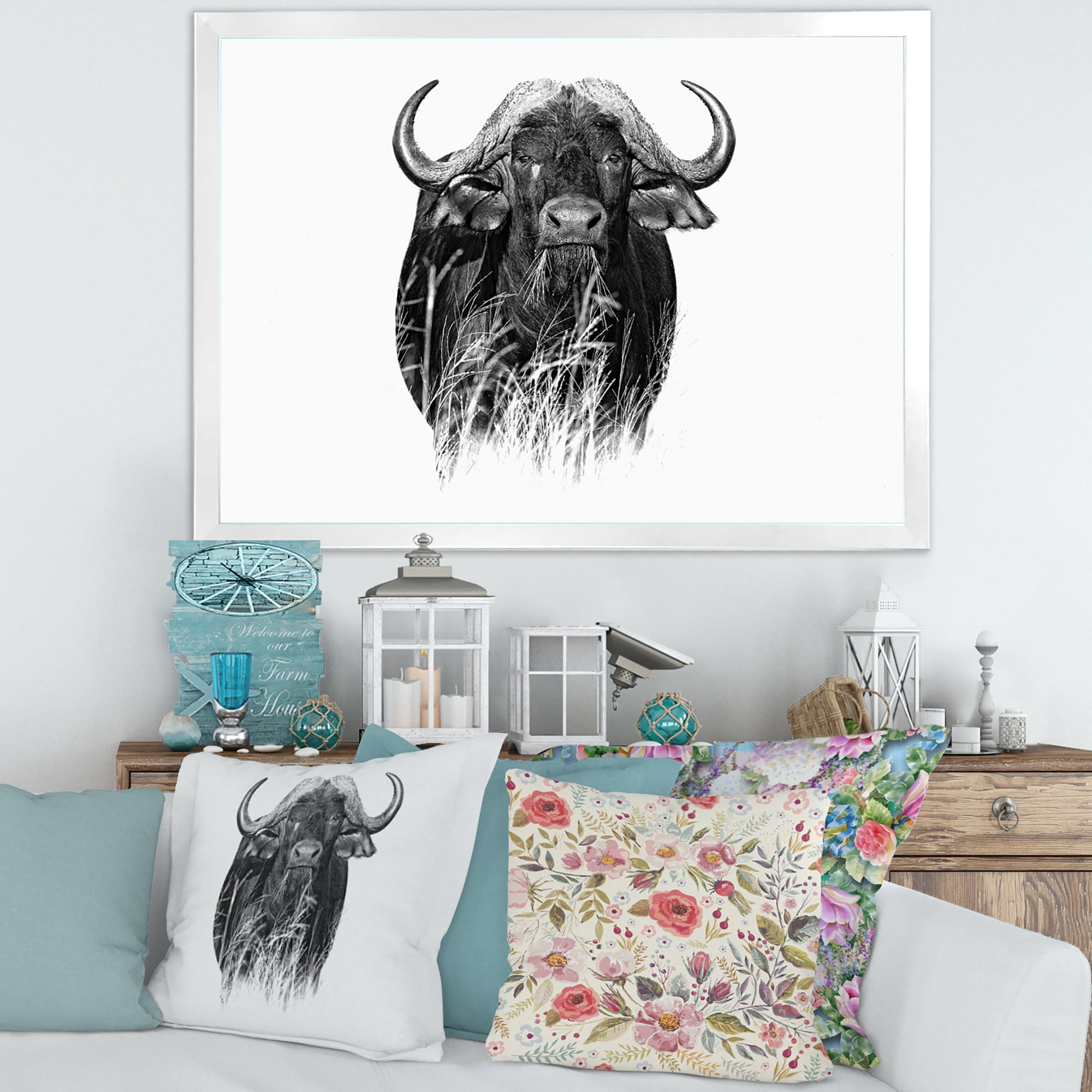 Designart 'Black and White Portrait Of Buffalo IV' Farmhouse Framed Art Print