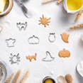 thumbnail image 4 of Serie Halloween: Molde Para Galletas Y Pasteles Con Forma De Dientes De Acero Inoxidable, 4 of 7