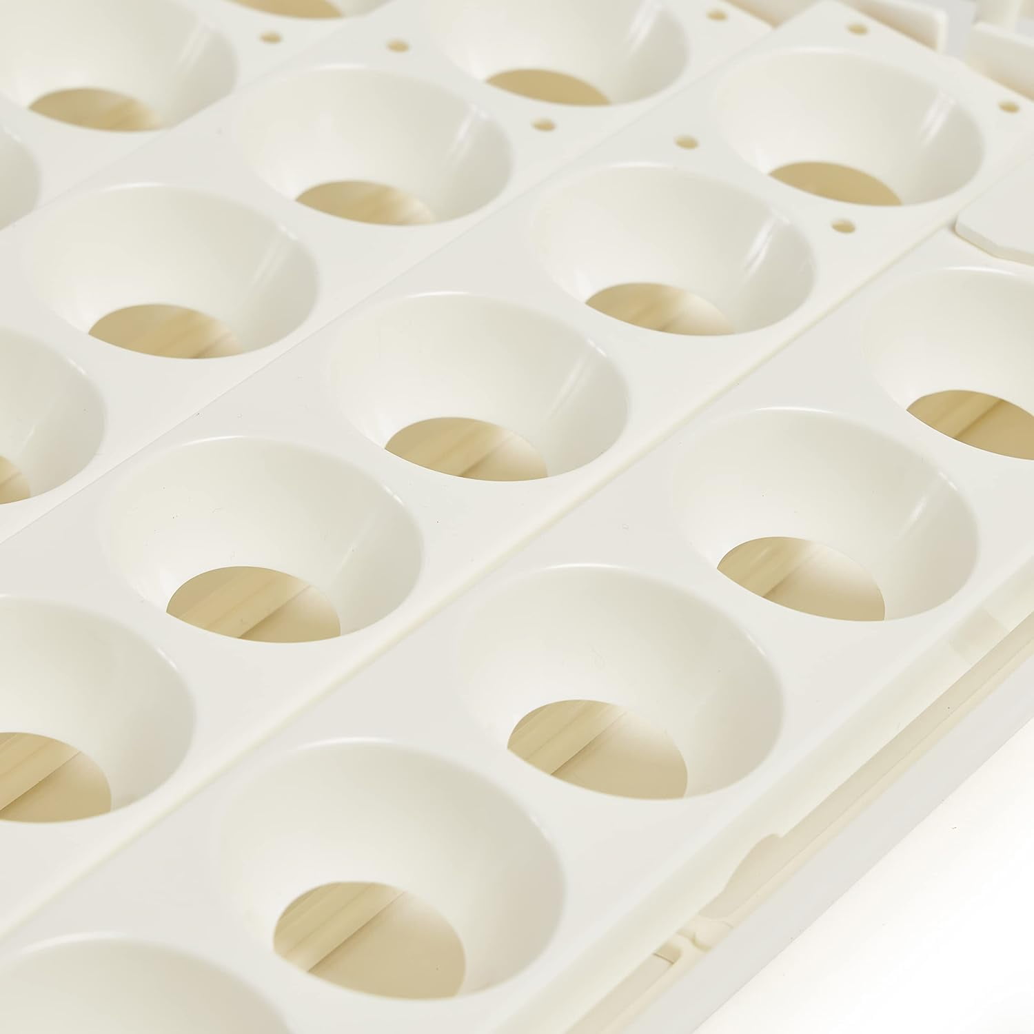 WangCaiXin Farm Innovators 3200 Automatic 41 Spot Egg Turner, Eliminate Manual Handling & Improve Hatching Rate — Residential Use, Standard Application