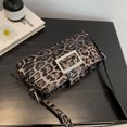 thumbnail image 3 of Bolso de mano con solapa para mujer, con estampado de leopardo, a la moda, para viajes al aire libre, 3 of 6