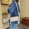 thumbnail image 4 of Bolso bandolera estilo occidental pequeño, elegante, sencillo y con sangría romboidal, bolso cilíndrico para primavera y verano, 4 of 6