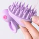 thumbnail image 4 of Masajeador de pelo de plástico, masajeador de cuero cabelludo, cepillo de champú para niños, cuero cabelludo para mascotas y peine bonito para cabello limpio, 4 of 4