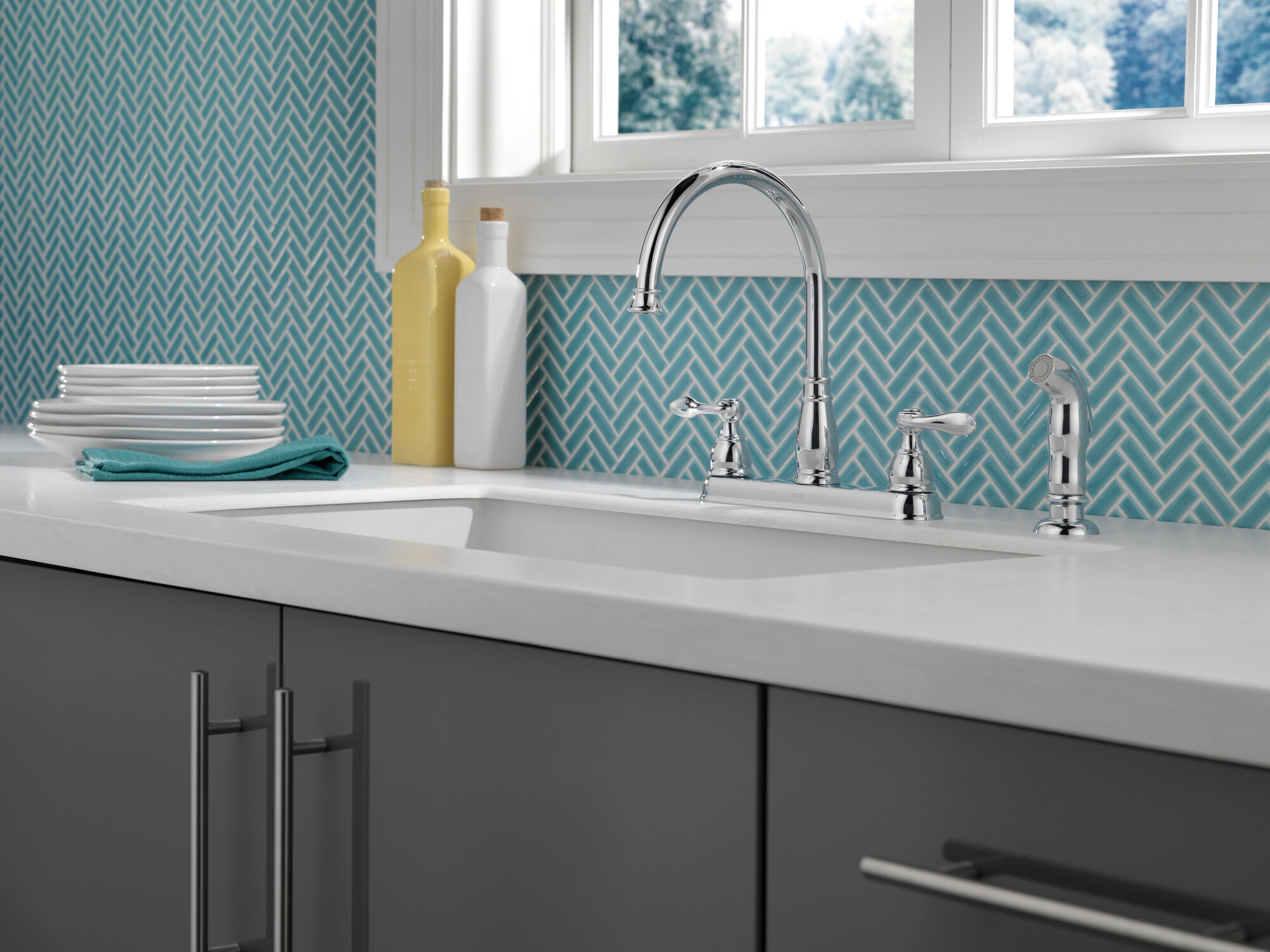 Delta Windemere Two Handle Kitchen Faucet Chrome photo 5